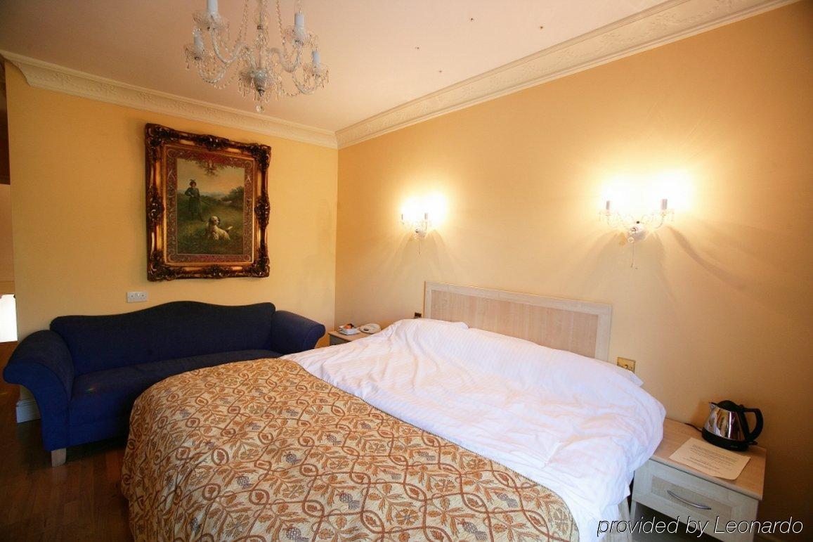 Grand Hotel เคนิลเวิร์ท ห้อง รูปภาพ